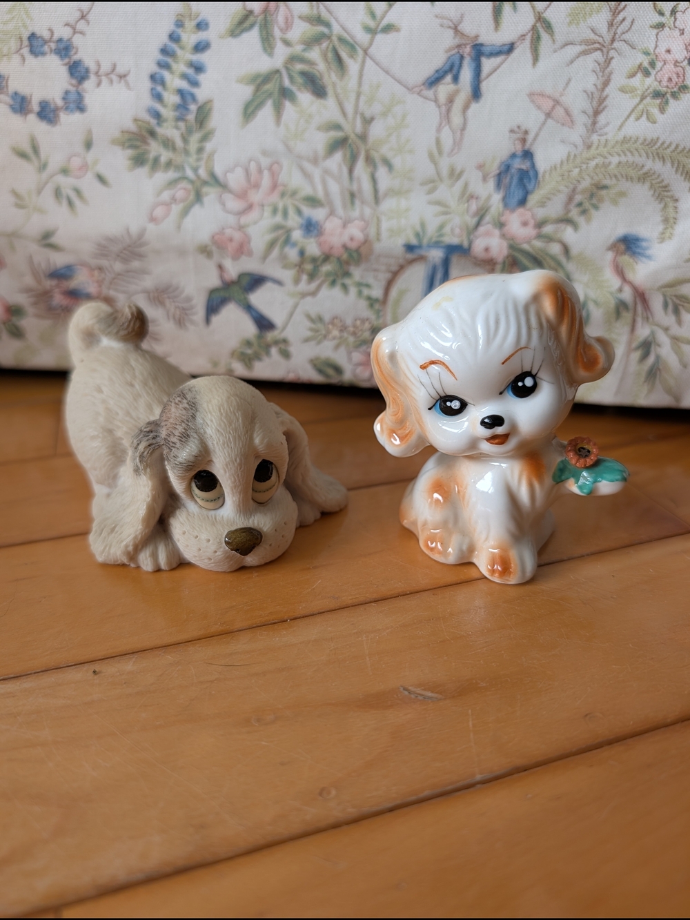 Vtg Puppy Figurines